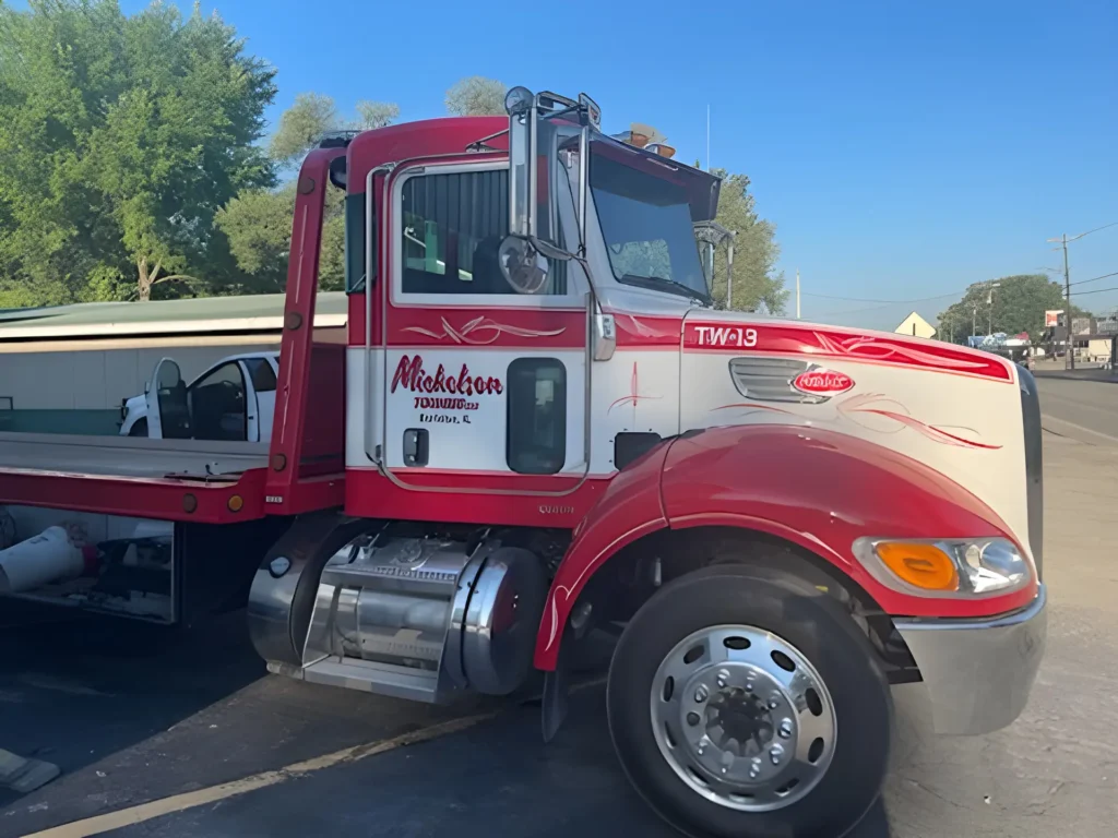 Tow Truck Bartelso IL